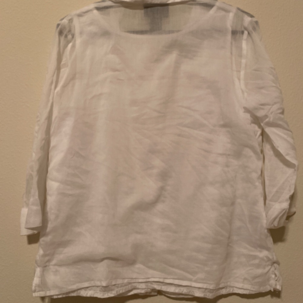 White Button-Down Shirt w/t Stitched Flowers - Picture 10 of 13